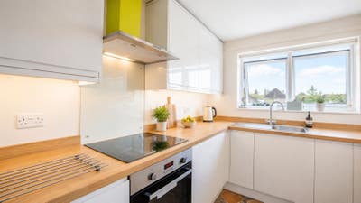 Large Furnished Double Room in Ware Main Photo