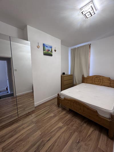 Double Room in a clean and quiet house! Main Photo