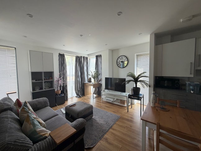 Bright Double Room - Female Preferred Main Photo