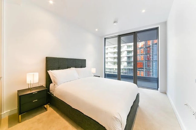 Modern double room with private bathroom  Main Photo