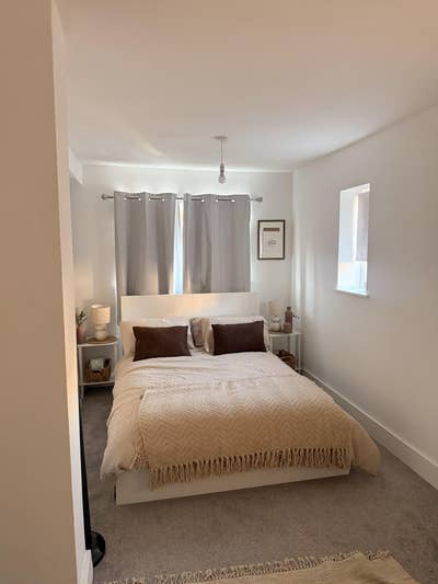 Bright Furnished Rooms) Available in Mitcham/Tooti Main Photo