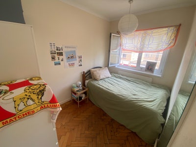 Cosy and Bright Room in Clapham South Main Photo