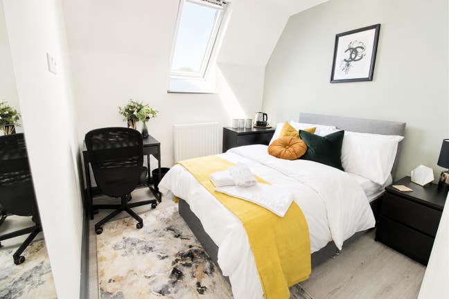 Luxury En Suite Room for Amazing Price in L19! Main Photo