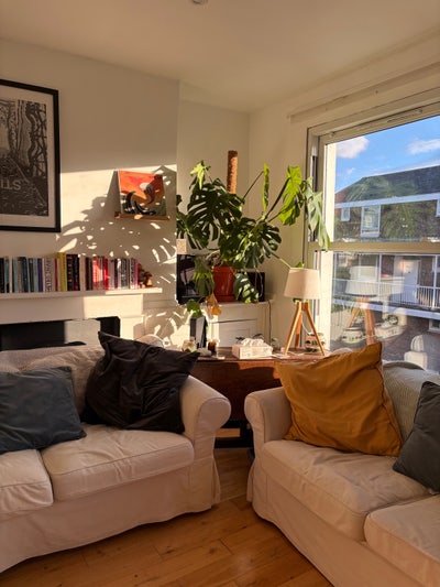 Room to rent in 3 bed flat  Main Photo