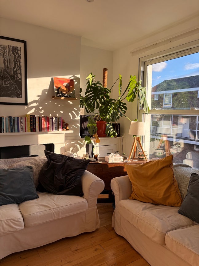 Room to rent in 3 bed flat  Main Photo