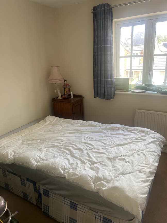 Room available Monday to Friday  Main Photo