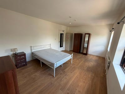 Double Rooms - All Bills Included, Fast Wifi Main Photo
