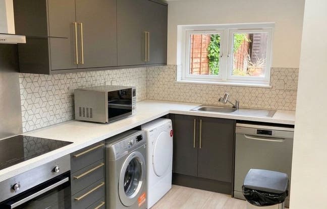 Stunning Double Room with En-suite in Coventry Main Photo