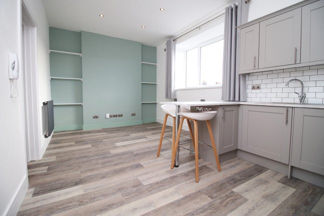 Stylish 1-Bed Flat | Furnished 🛋| City Centre 📍 Main Photo