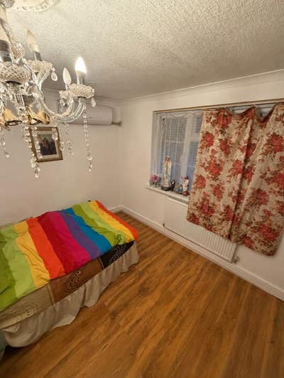 Beautiful Room Ready Now–Great Location & Facility Main Photo
