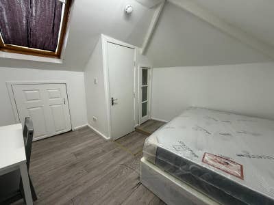 Double Room/ All Bills inc/No Deposit Main Photo