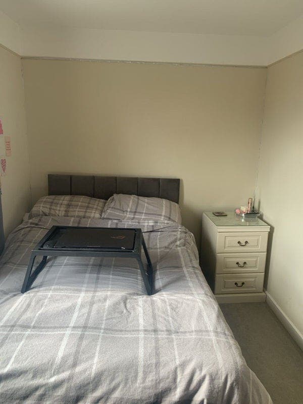 🏡 2-Bed Home | Garden & Driveway Parking Main Photo