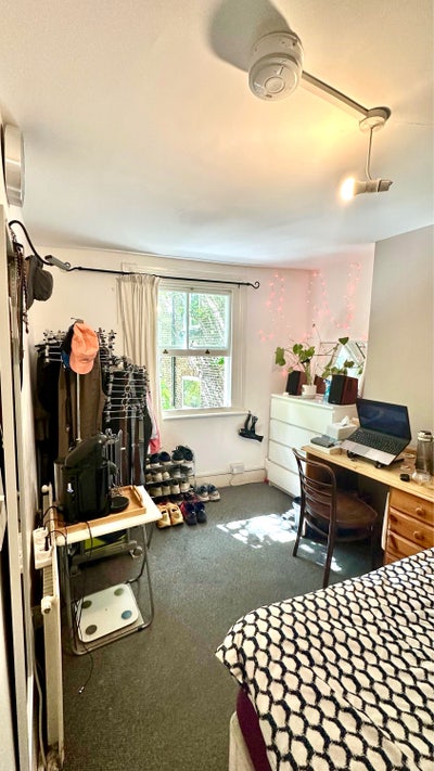 Cozy Double Room in zone 1! 2 min walk to the tube Main Photo