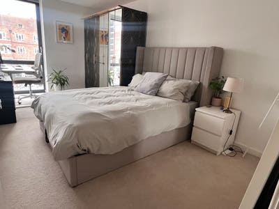 Furnished King Bedroom+Private Bathroom |Short Let Main Photo