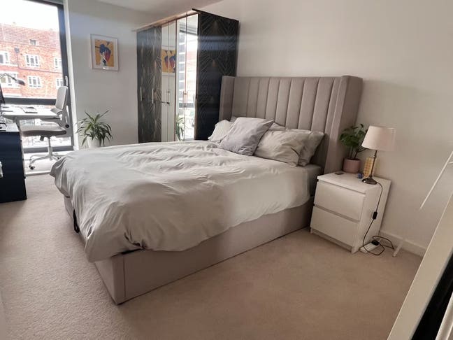 Furnished King Bedroom+Private Bathroom |Short Let Main Photo