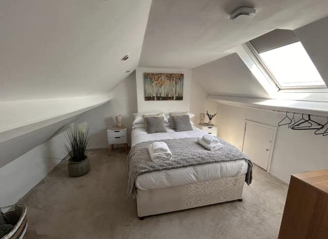 Cottage Loft Room Double in Town Centre Main Photo