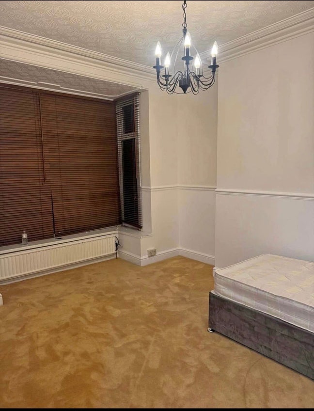 Private Room in shared House  Main Photo