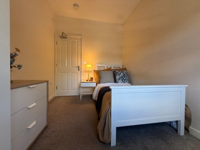 Single Room | All Bills Inc | Move in Now Main Photo