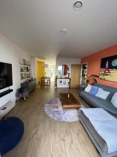 1 bedroom with ensuite Main Photo