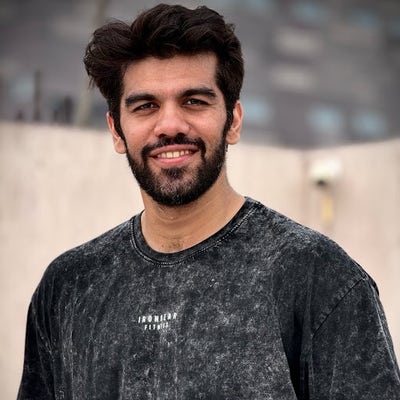 Professional MSC AI graduate looking for room Main Photo