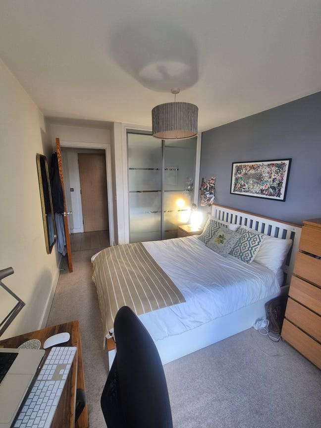 Double room with en-suite in centre of Wandsworth  Main Photo