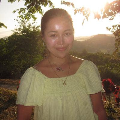 Professional Female seeks a double room Main Photo