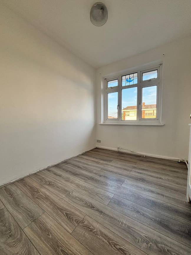 Spacious Double Room to Rent in Elm Park Main Photo