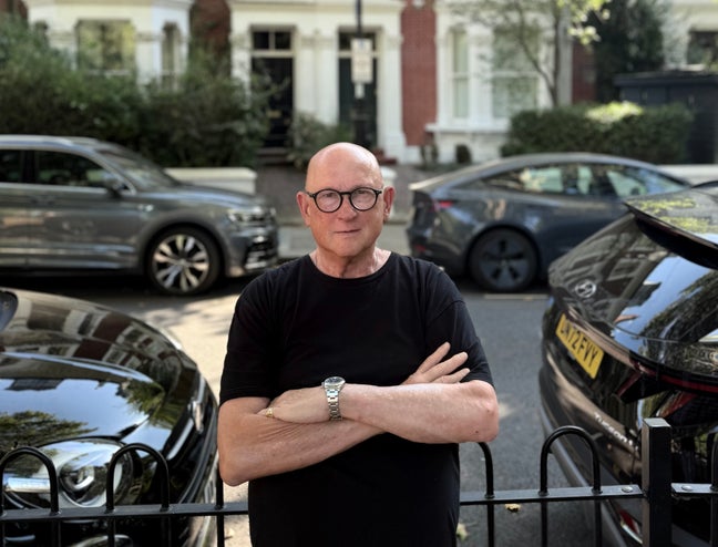 Professional needs flat/hose share in Holland Park Main Photo