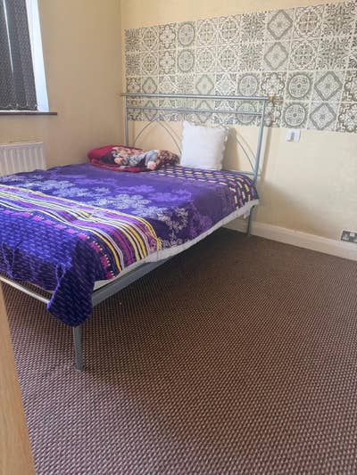 5 Rooms available in same house in UB4 Main Photo