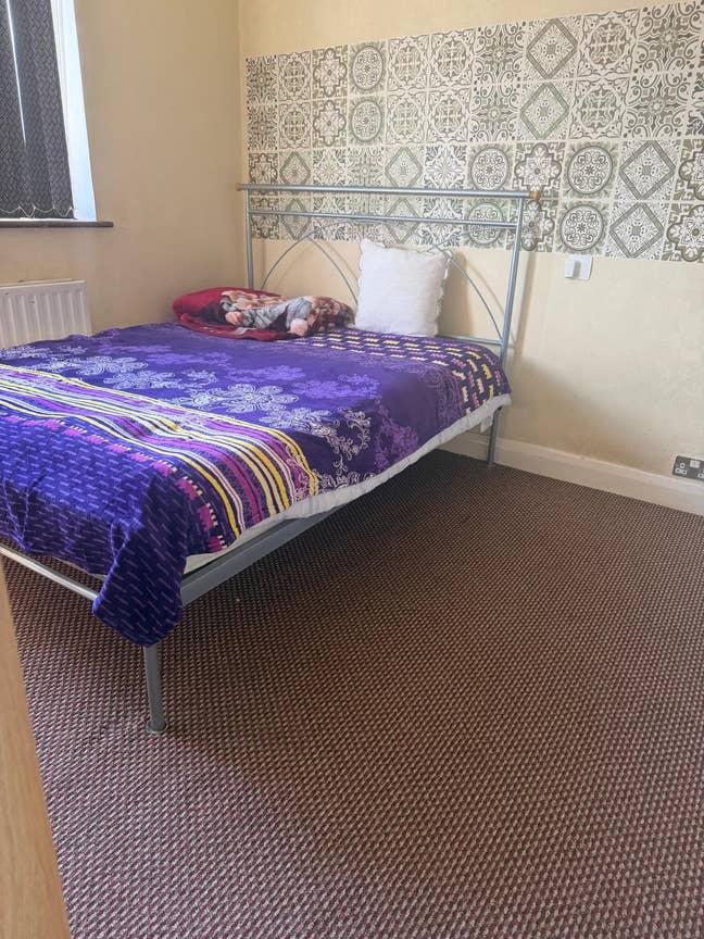 5 Rooms available in same house in UB4 Main Photo