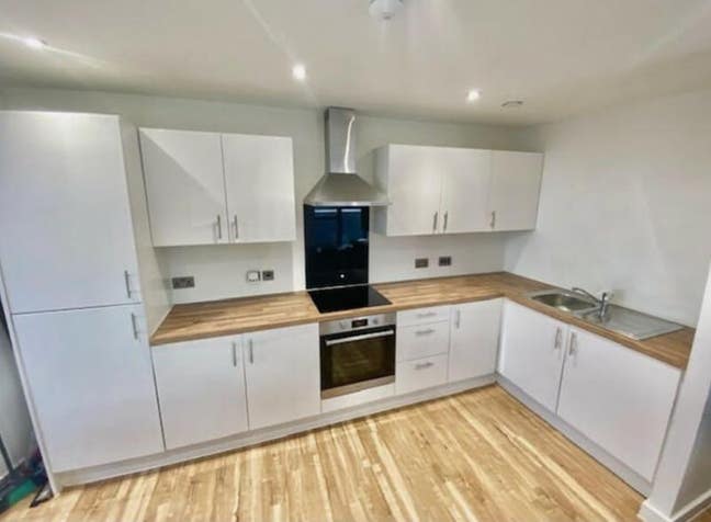 Individual or Dual Rooms Available - Pomona Strand Main Photo