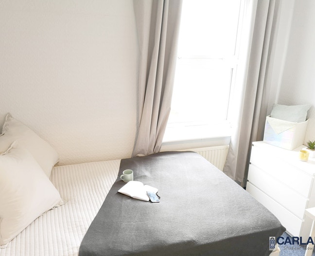 2 student rooms available  Main Photo