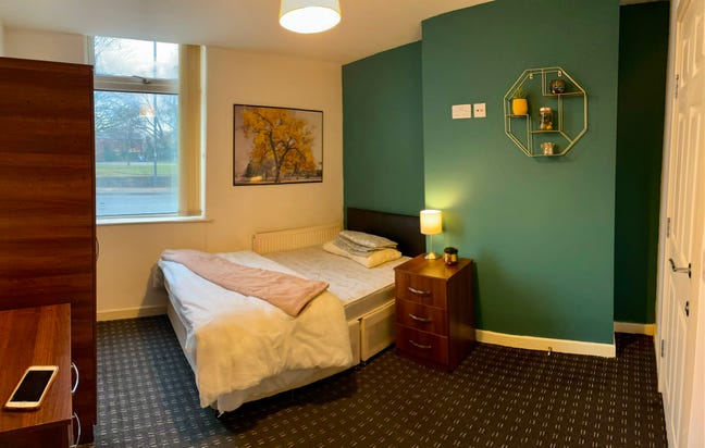 Modern En-Suite Room – Failsworth – M35 Main Photo