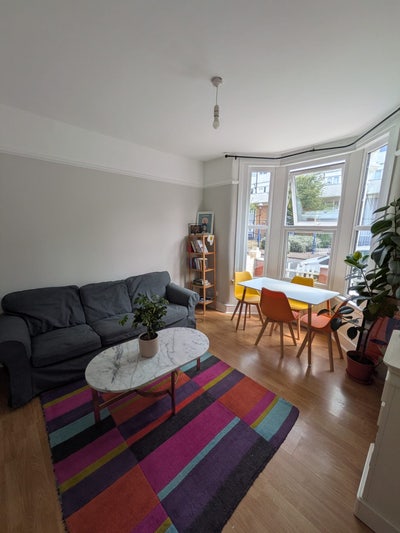 Room available in 3 bed house share Main Photo