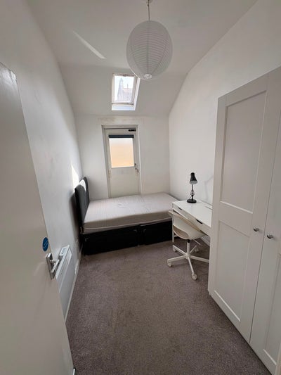 Room available ASAP in Park Street, Bristol! Main Photo