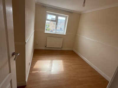 Avaiable room for rent Main Photo