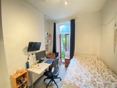 Studio Sized Loft Ensuite - Lounge & Garden 🏡 Main Photo