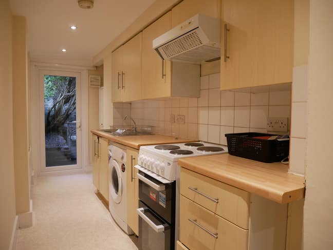 Cental Brighton 5 Bed - Available by the Room  Main Photo