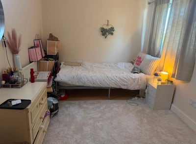 Room for rent Main Photo