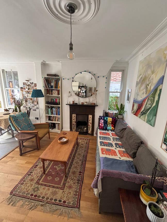 Large furnished double room in lovely garden flat Main Photo