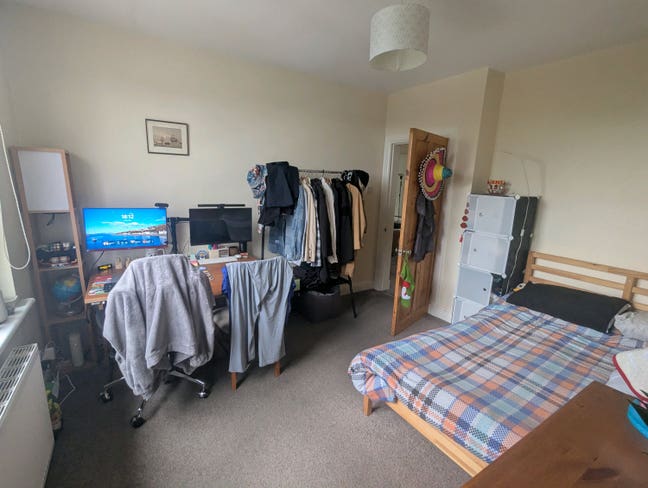 Large Double Room Available in Friendly 2-Bed Flat Main Photo