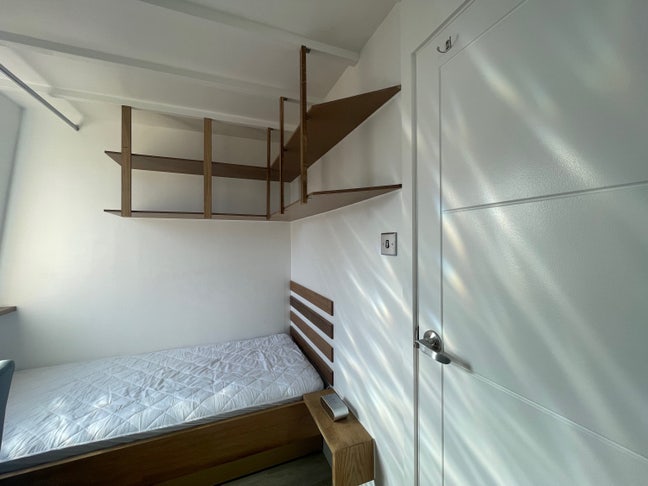 Single room en-suite  Main Photo
