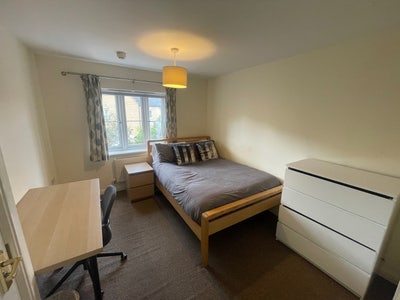 Ensuite Tidy Double Room Great Ashby Stevenage Main Photo