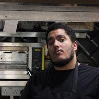 Professional Male seeks a single or double room Main Photo