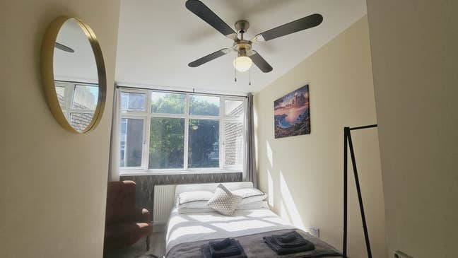 Luxurious DBL Room with Private Toilet&Bath@E1 5JA Main Photo
