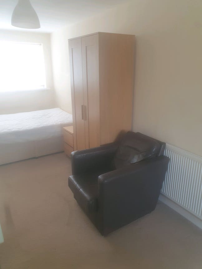 ***HUGE Double room/Ensuite/Work from home*** Main Photo