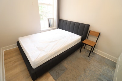 Stylish 4 Bed Flat Near Canary Wharf ✨ Main Photo