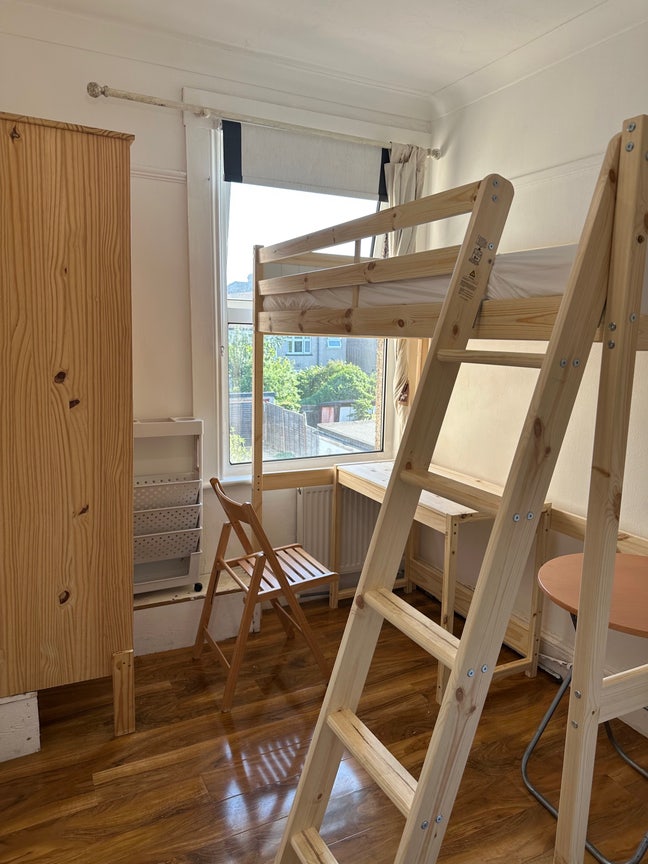 Single en-suite room for 1 person Main Photo