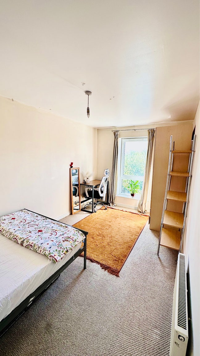 Big Double bed room 🌸 Main Photo
