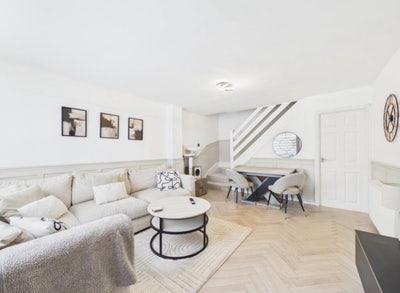 2 Bedroom End-Terrace House Bills Included Main Photo